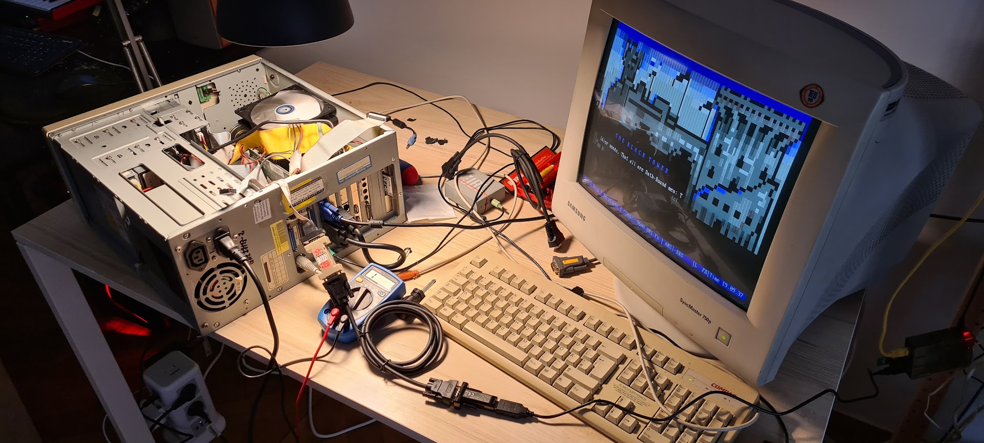 Mesa desarmada de Coté